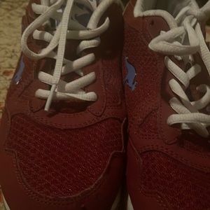 maroon and blue tennis shoes